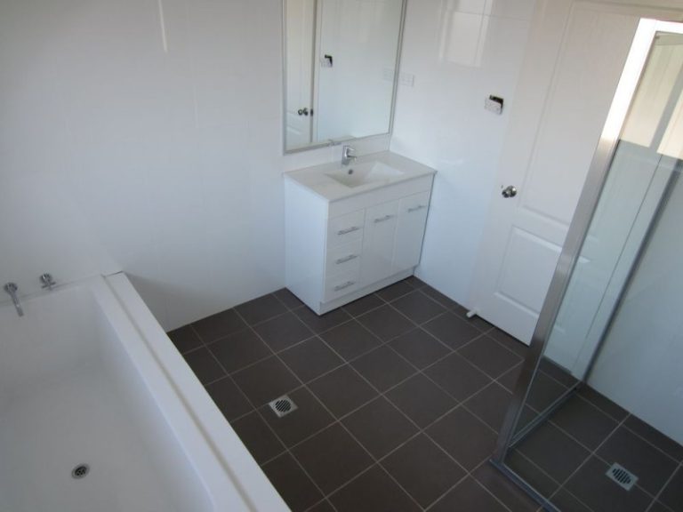 7 Parry Drive, Temora NSW 2666 - photo 14
