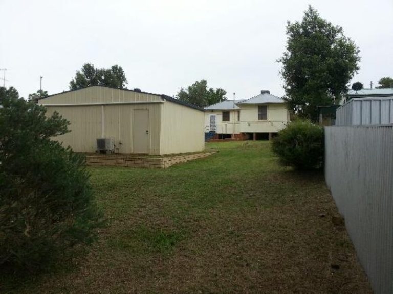20 Flood Street, Narrandera NSW 2700 - photo 12