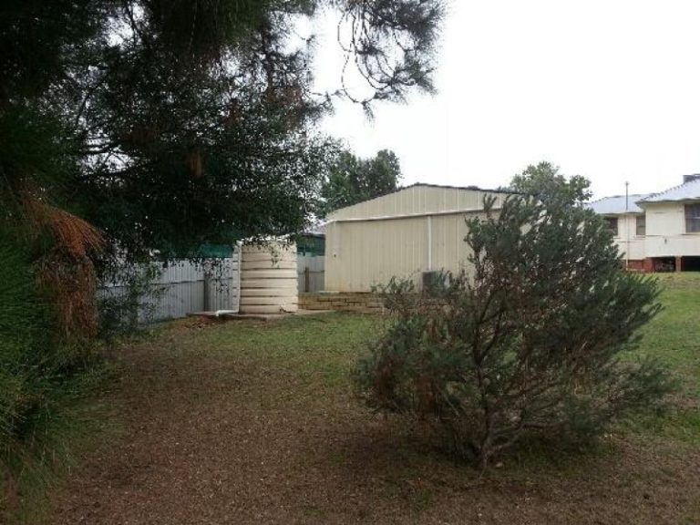 20 Flood Street, Narrandera NSW 2700 - photo 13