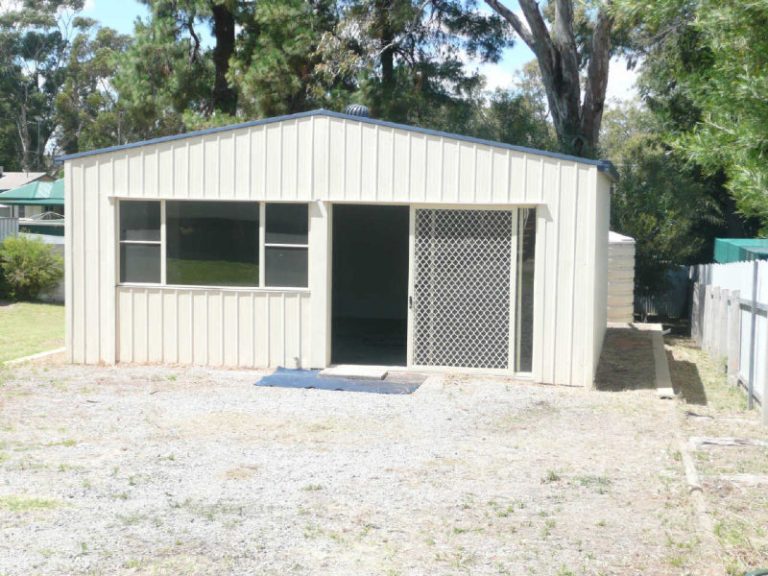 20 Flood Street, Narrandera NSW 2700 - photo 9
