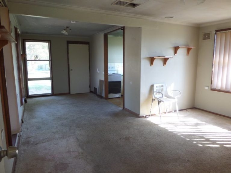 106 Bolton Street, Narrandera NSW 2700 - photo 2