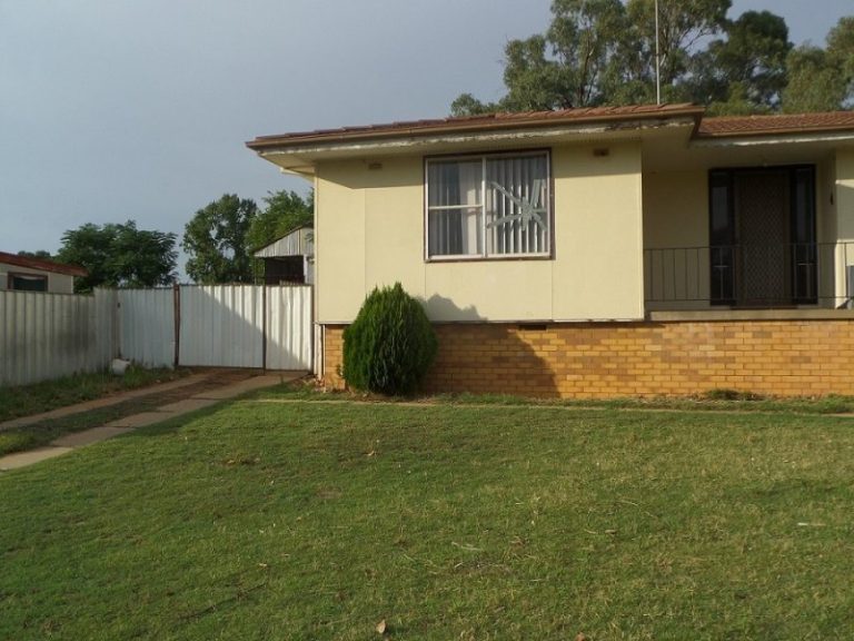 106 Bolton Street, Narrandera