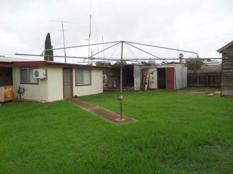 21 Roslyn Street, Narrandera NSW 2700 - photo 4