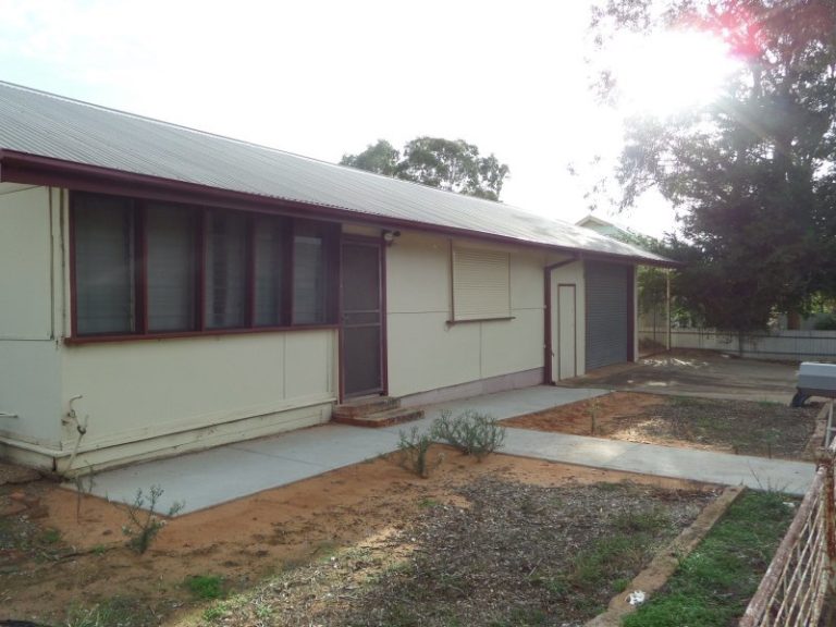 21 Roslyn Street, Narrandera NSW 2700 - McGrath Riverina