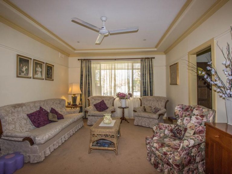 41 Dundas Street, Narrandera NSW 2700 - photo 2