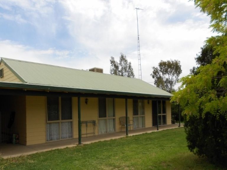 14 Wilga Street, Barellan NSW 2665 - photo 2