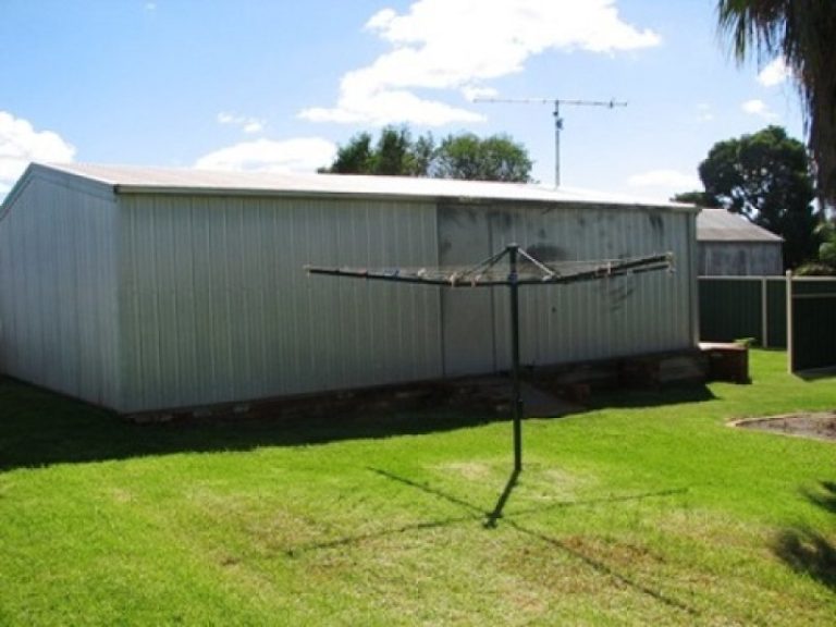 27 Chantilly Street, Narrandera NSW 2700 - photo 3