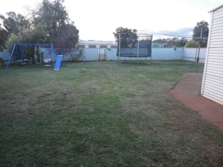 131 Polaris Street, Temora NSW 2666 - photo 16