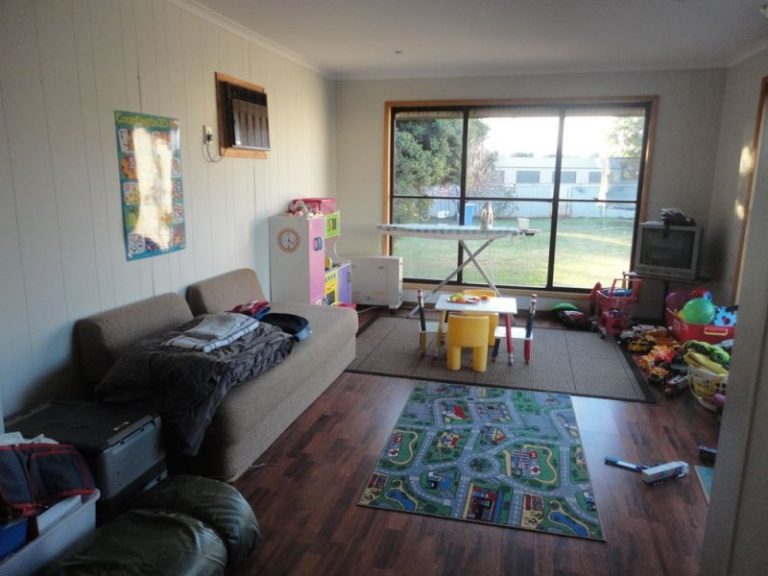 131 Polaris Street, Temora NSW 2666 - photo 17
