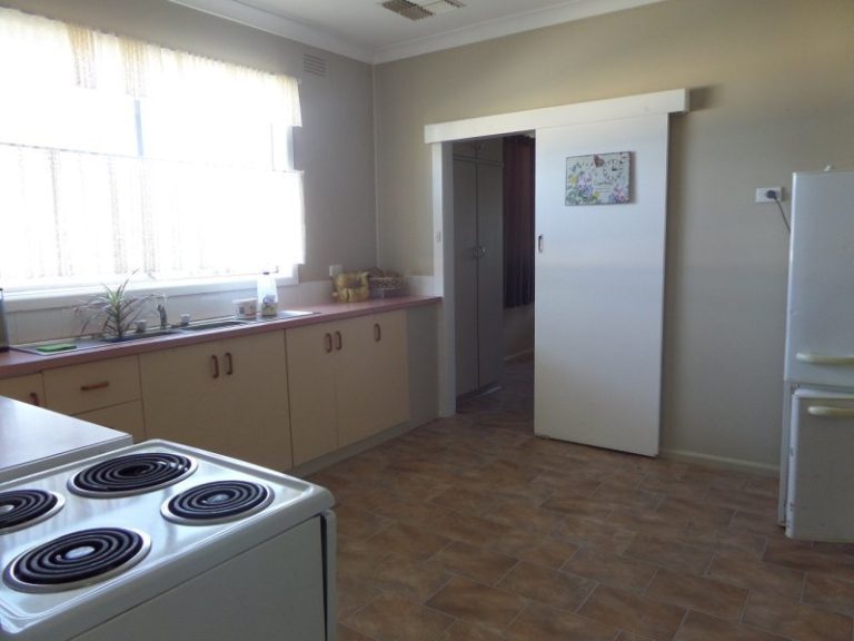 10A-10B Willans Street, Narrandera NSW 2700 - photo 11
