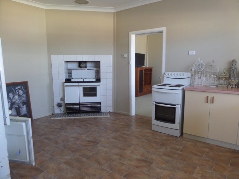 10A-10B Willans Street, Narrandera NSW 2700 - photo 12