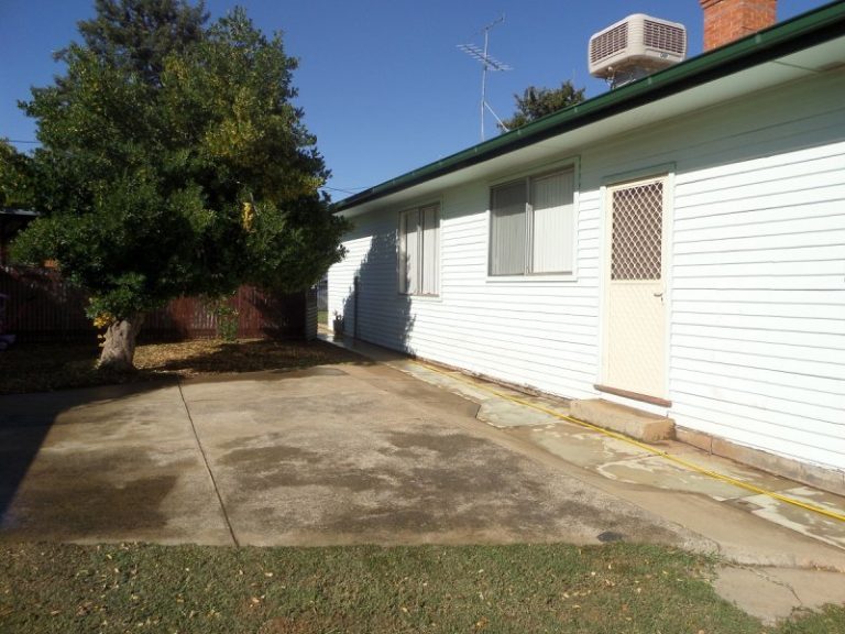 10A-10B Willans Street, Narrandera NSW 2700 - photo 8