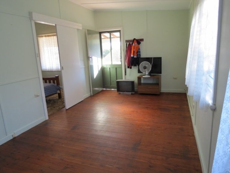 66 Gallipoli Street, Temora NSW 2666 - photo 12