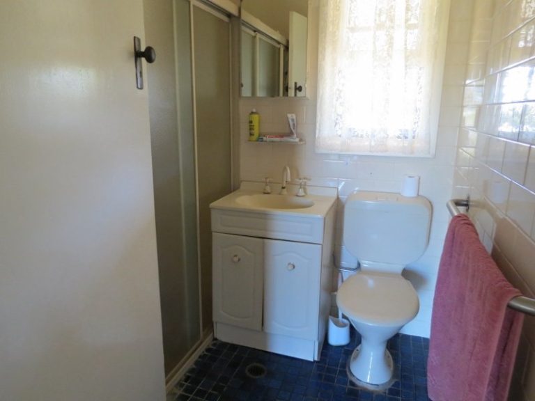 66 Gallipoli Street, Temora NSW 2666 - photo 17