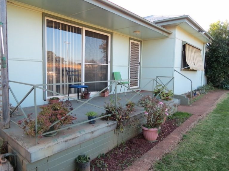 66 Gallipoli Street, Temora NSW 2666 - photo 25