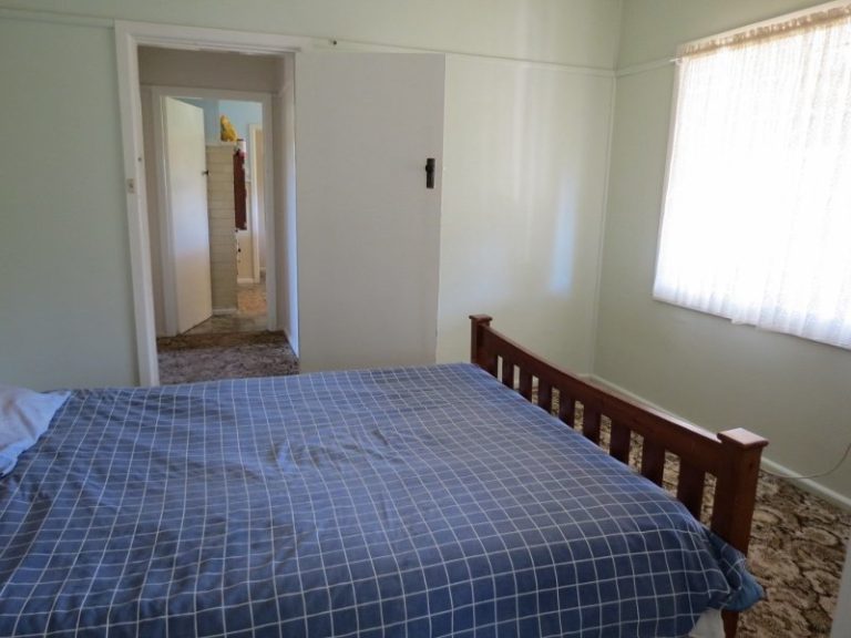 66 Gallipoli Street, Temora NSW 2666 - photo 9