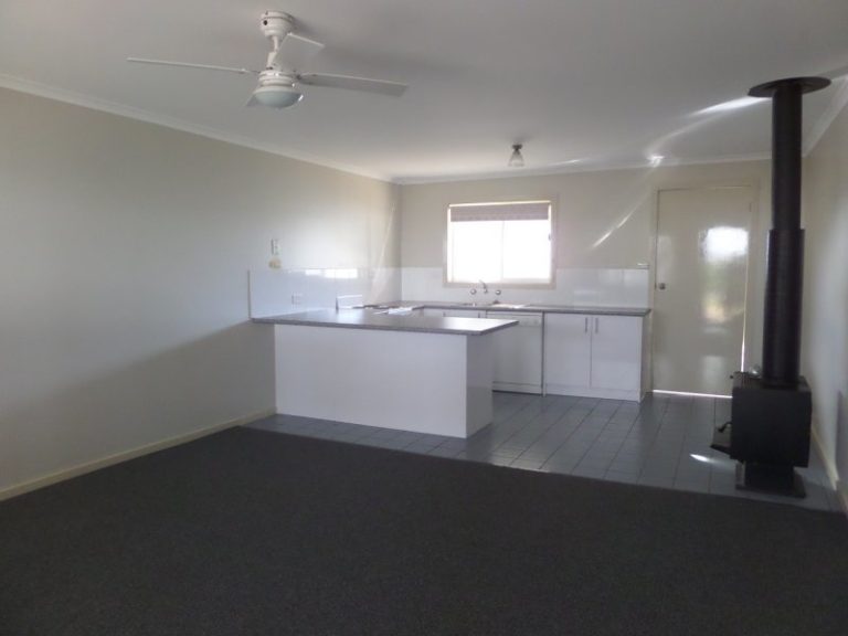 10 Helenor Crescent, Narrandera NSW 2700 - photo 17