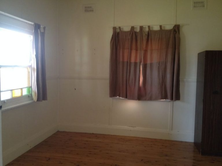 173 DeBoos Street, Temora NSW 2666 - photo 4