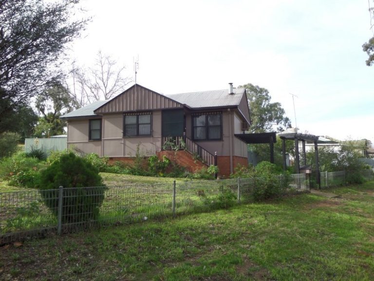 49 Lake Drive, Narrandera NSW 2700 - McGrath Riverina