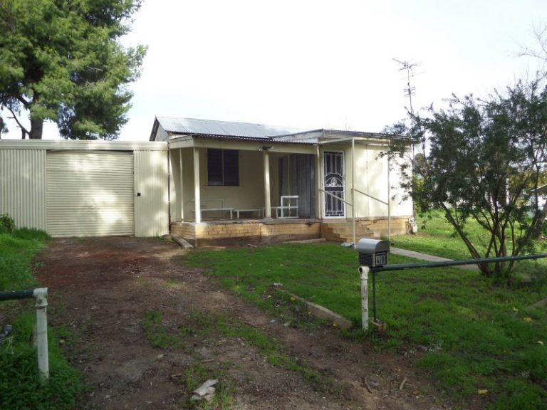 48 Hankinson Street, Narrandera