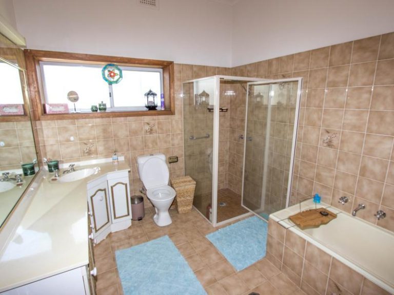 75 Twynam Street, Narrandera NSW 2700 - photo 13