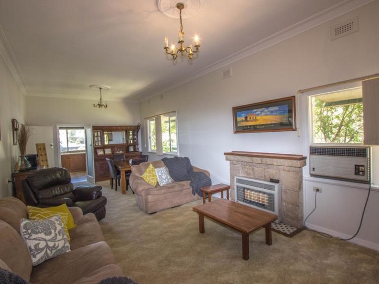 75 Twynam Street, Narrandera NSW 2700 - photo 8