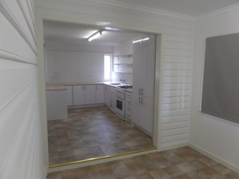 17 Roslyn Street, Narrandera NSW 2700 - photo 5