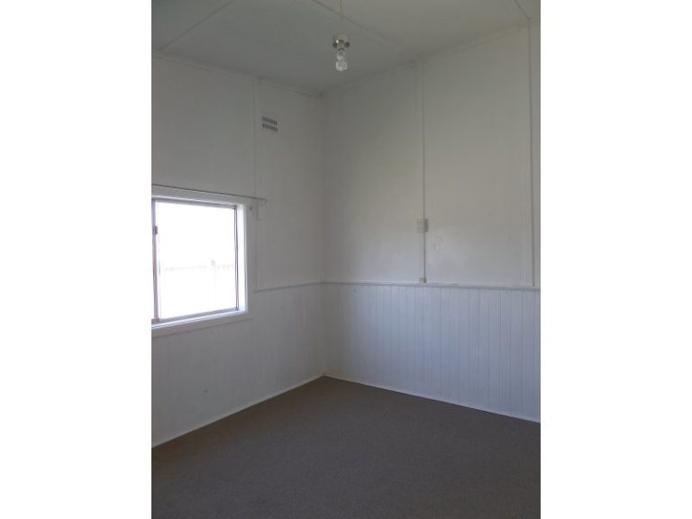 1 Chantilly Street, Narrandera NSW 2700 - photo 2