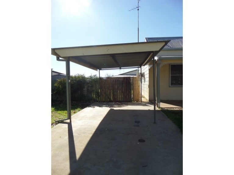 1 Chantilly Street, Narrandera NSW 2700 - photo 11