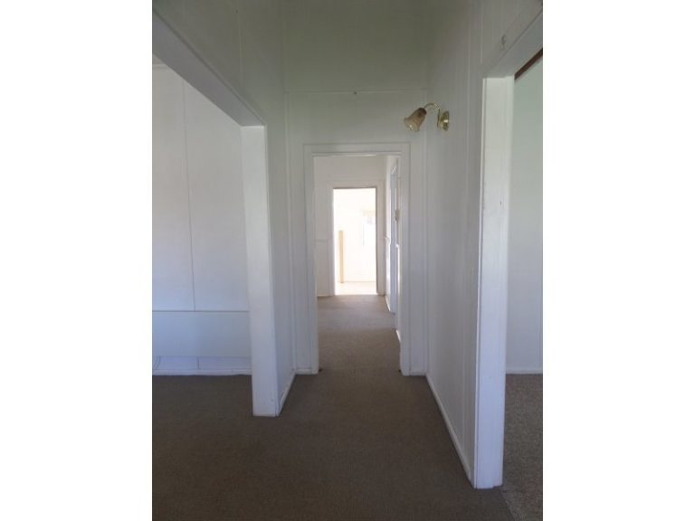 1 Chantilly Street, Narrandera NSW 2700 - photo 3