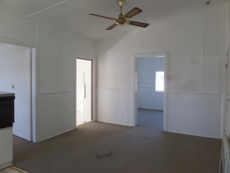 1 Chantilly Street, Narrandera NSW 2700 - photo 6