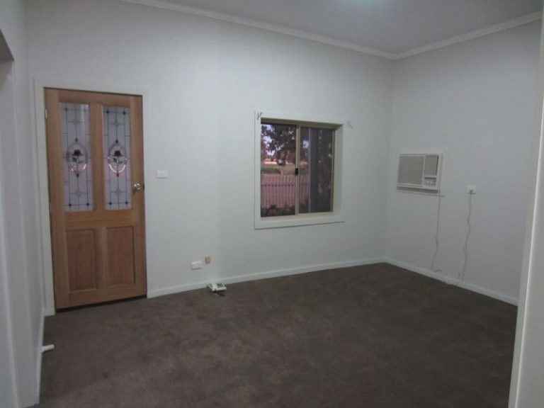 172 Camp Street, Temora NSW 2666 - photo 14