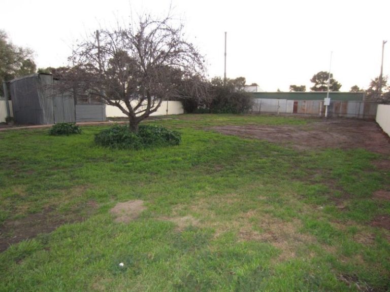 172 Camp Street, Temora NSW 2666 - photo 3