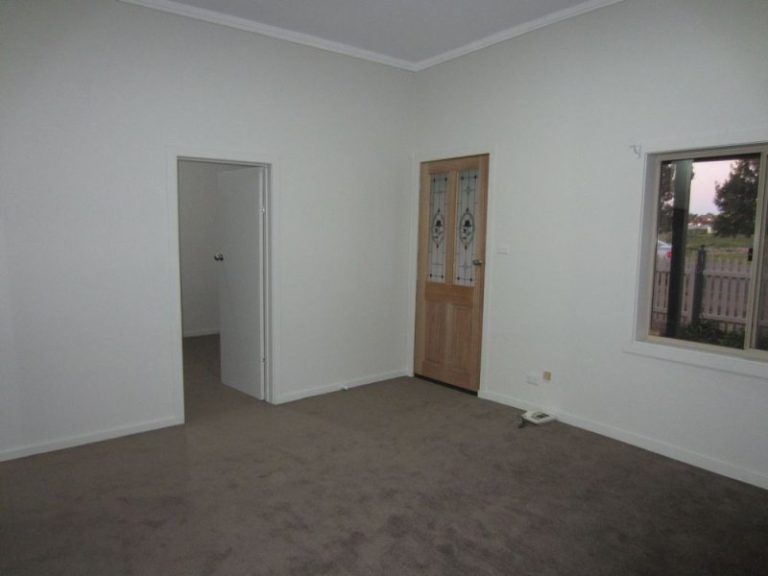 172 Camp Street, Temora NSW 2666 - photo 4