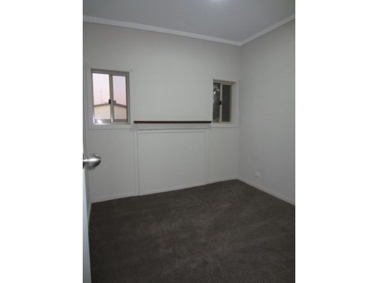 172 Camp Street, Temora NSW 2666 - photo 7