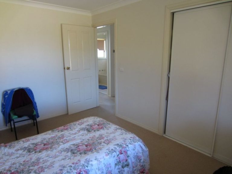 4/163 DeBoos Street, Temora NSW 2666 - photo 11