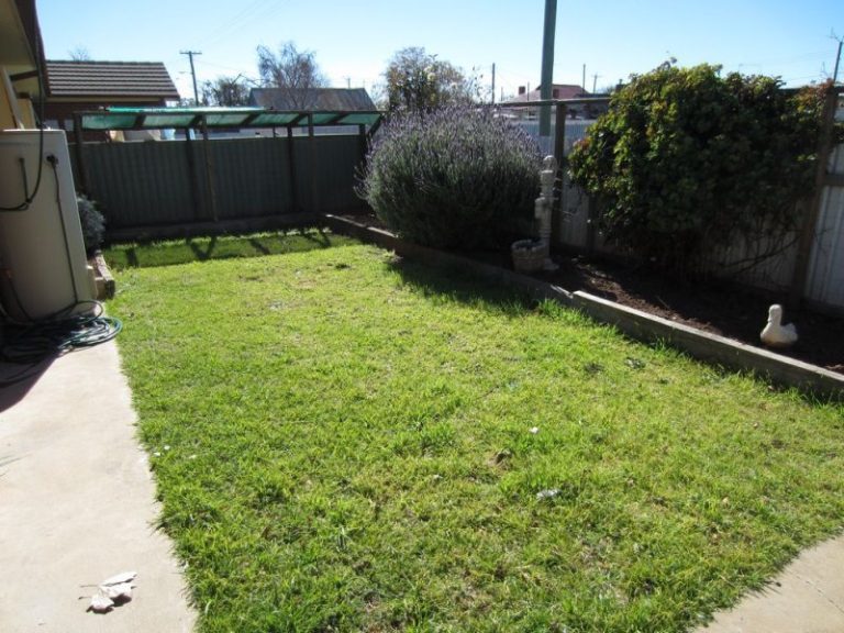 4/163 DeBoos Street, Temora NSW 2666 - photo 13
