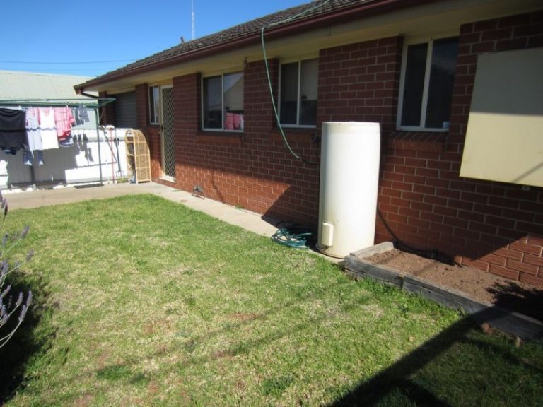 4/163 DeBoos Street, Temora NSW 2666 - photo 15