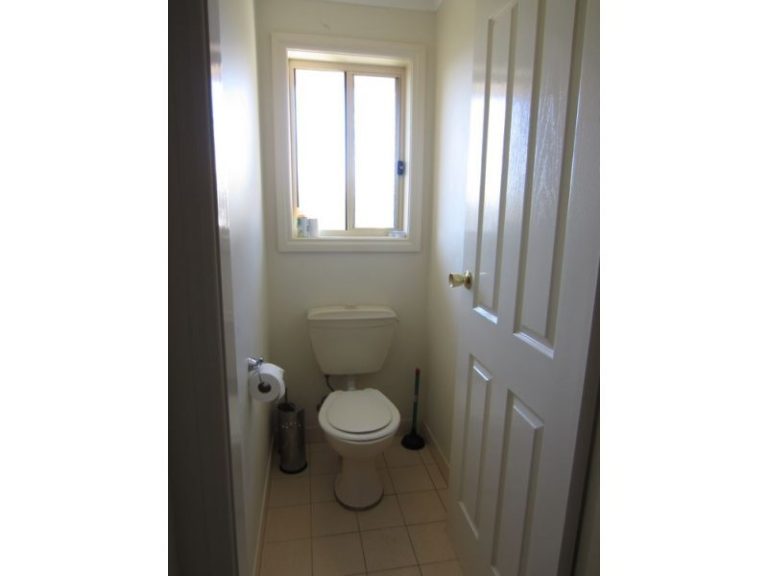 4/163 DeBoos Street, Temora NSW 2666 - photo 10