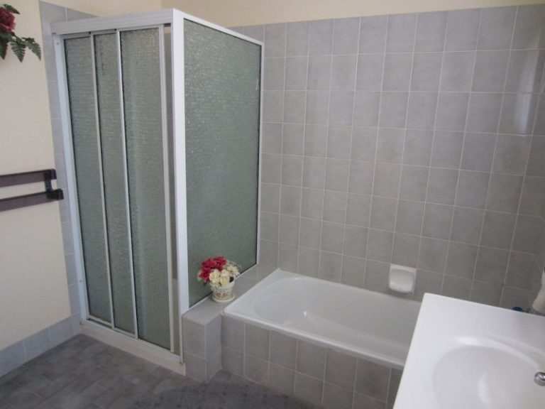 3/105 Crowley Street, Temora NSW 2666 - photo 11