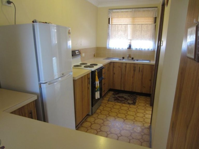 3/105 Crowley Street, Temora NSW 2666 - photo 7
