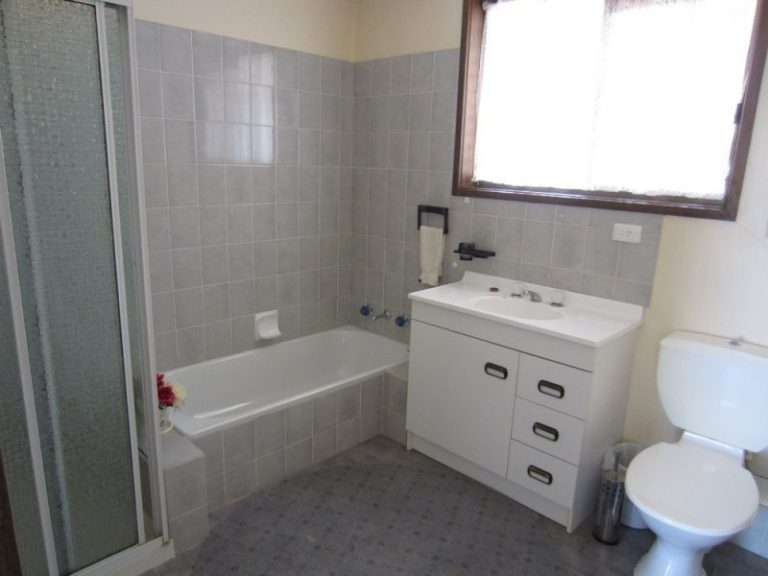 3/105 Crowley Street, Temora NSW 2666 - photo 10