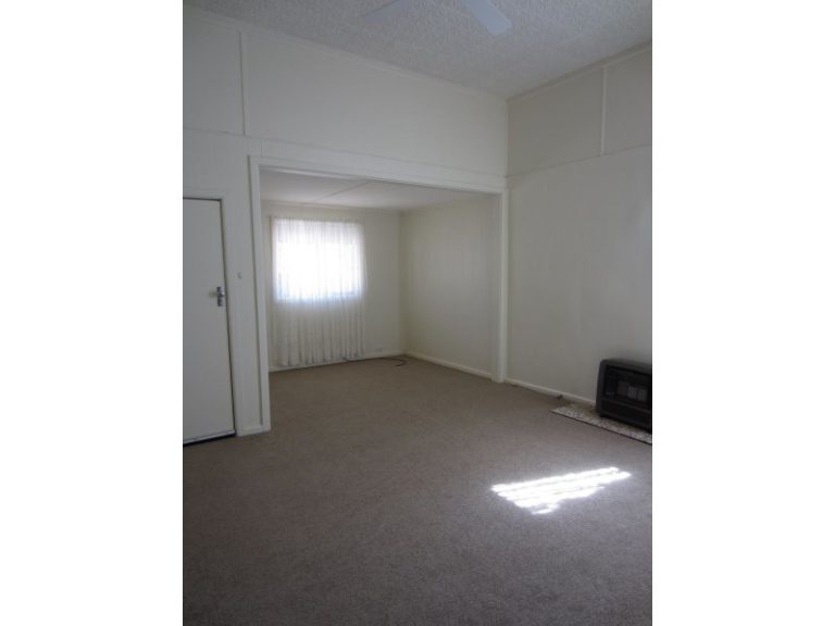 19 Ashton Street, Ariah Park NSW 2665 - photo 2