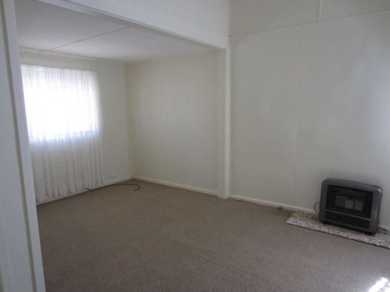 19 Ashton Street, Ariah Park NSW 2665 - photo 3