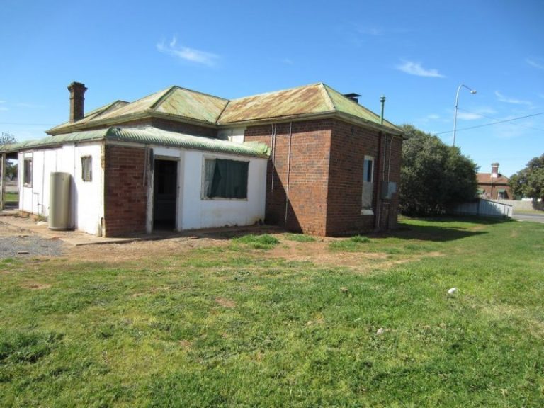 162 Camp Street, Temora NSW 2666 - photo 17
