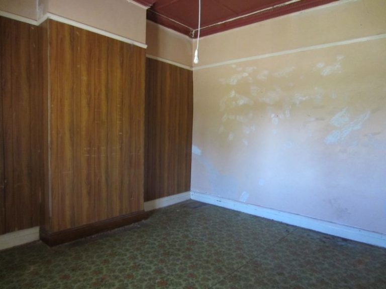 162 Camp Street, Temora NSW 2666 - photo 4