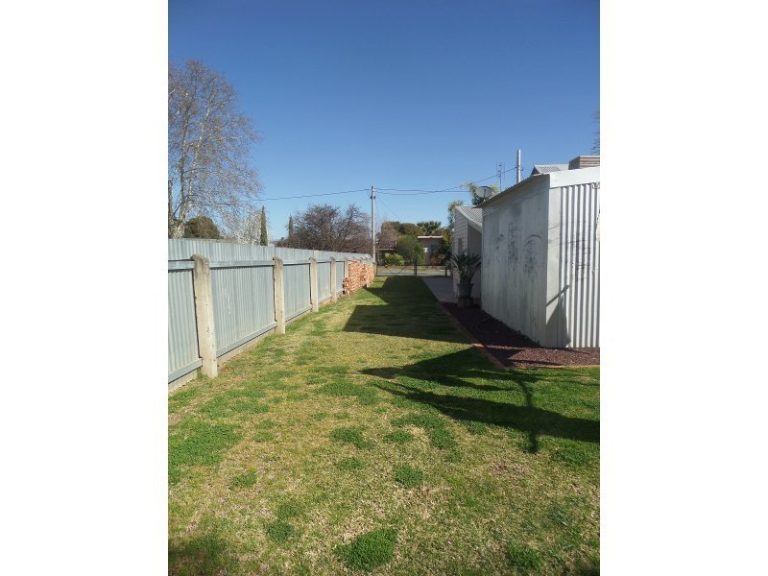 17 Dundas Street, Narrandera NSW 2700 - photo 14