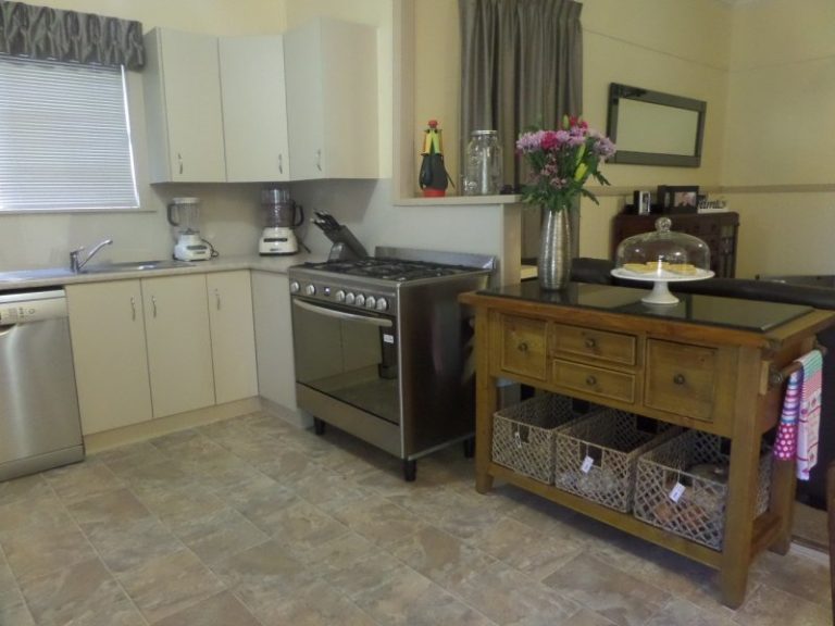 17 Dundas Street, Narrandera NSW 2700 - photo 5