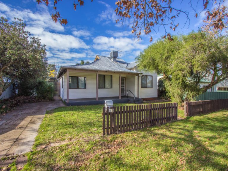 35 Arthur Street, Narrandera NSW 2700 - McGrath Riverina