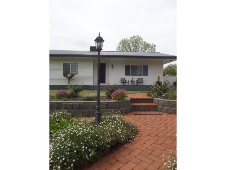 25-27 Frederica Street, Narrandera NSW 2700 - photo 2